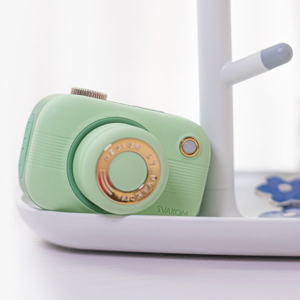 【Vibrator】Camera Sucking Toy Green - Lunarlulu