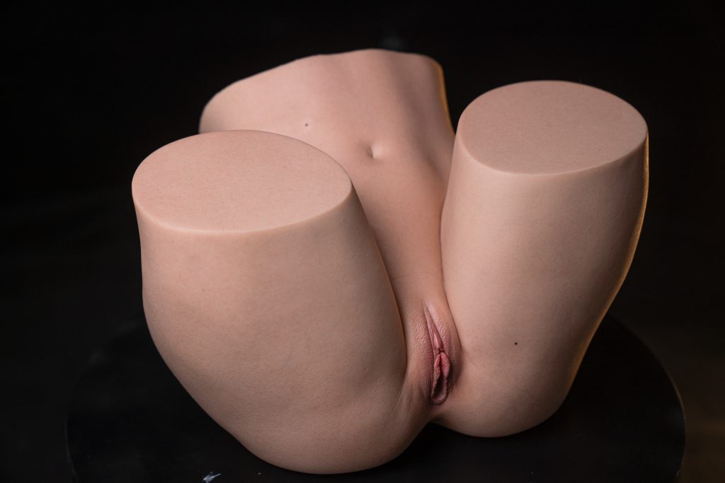 Liquid buttocks, soft and chest like - Lunarlulu-lulu dolls