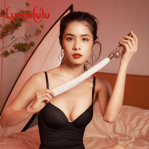 【Bondage】Anal plug and lash - Lunarlulu