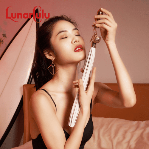 【Bondage】Anal plug and lash - Lunarlulu